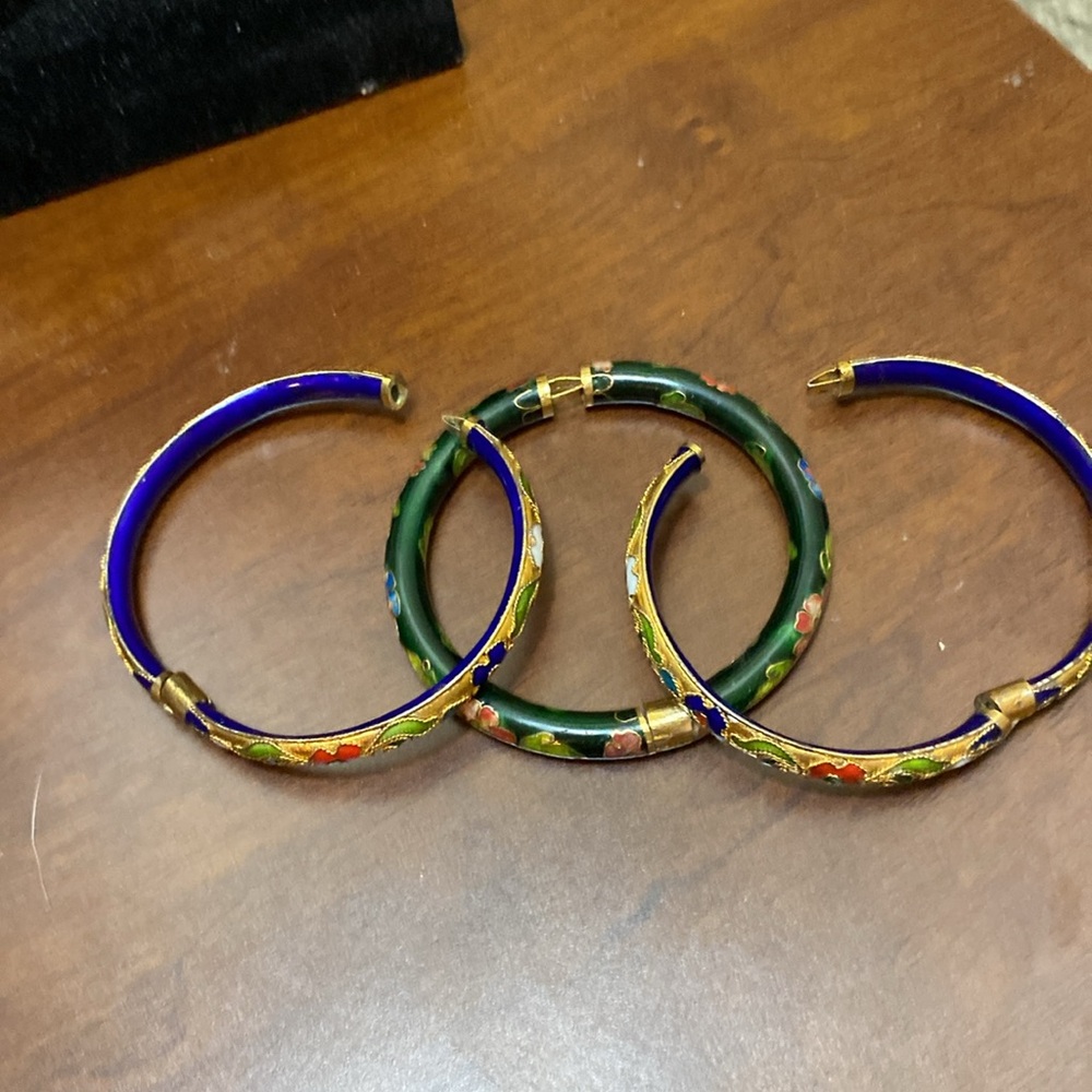 Floral Enamel Bangle Set of 3 🩷💚💛 - Picture 5 of 5